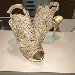 Size 13 Gold Bedazzled Heel